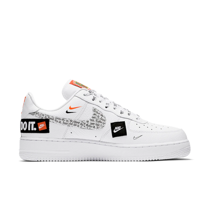 Nike Air Force 1 LV8